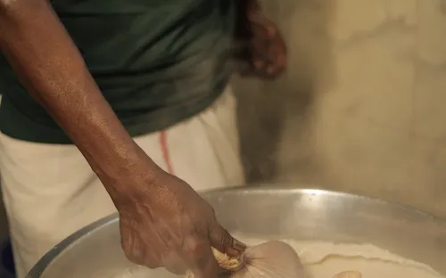 Ayurvedic in-patient treatment for long-standing sciatica (Gridhrasi) at Agasthya Ayurvedic Hospital, Kerala